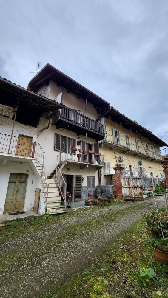 3 rooms House in Levone, Italy No. 230234