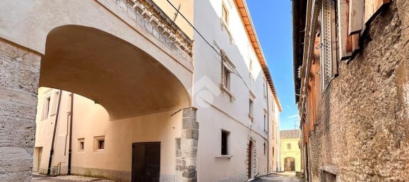 4 rooms Apartment in L'Aquila, Italy No. 7010 4