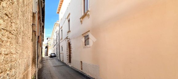 4 rooms Apartment in L'Aquila, Italy No. 7010 5