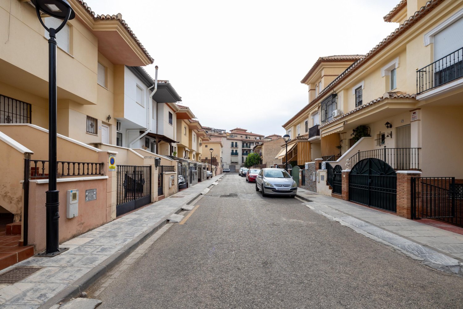 3 bedrooms Townhouse in Granada, Spain No. 218570