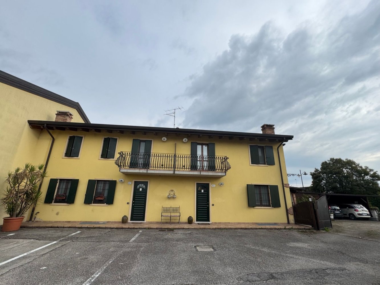 3 rooms House in Verona, Italy No. 306718