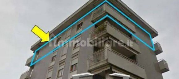 3 bedrooms Penthouse in Busto Arsizio, Italy No. 94194 2
