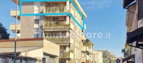 3 bedrooms Penthouse in Busto Arsizio, Italy No. 94194 3