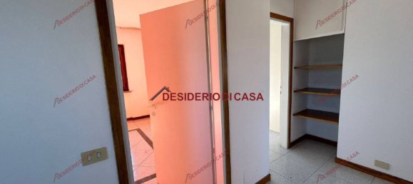 Apartamento de 3 dormitorios en Ispra, Italy No. 218885 7