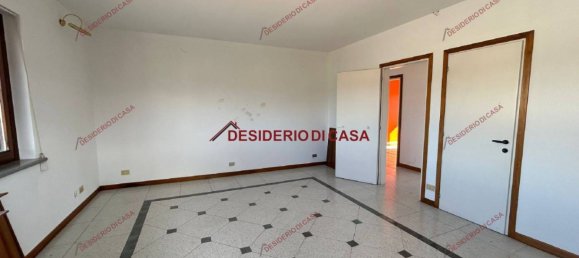 Apartamento de 3 dormitorios en Ispra, Italy No. 218885 4