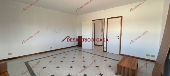 Apartamento de 3 dormitorios en Ispra, Italy No. 218885 3