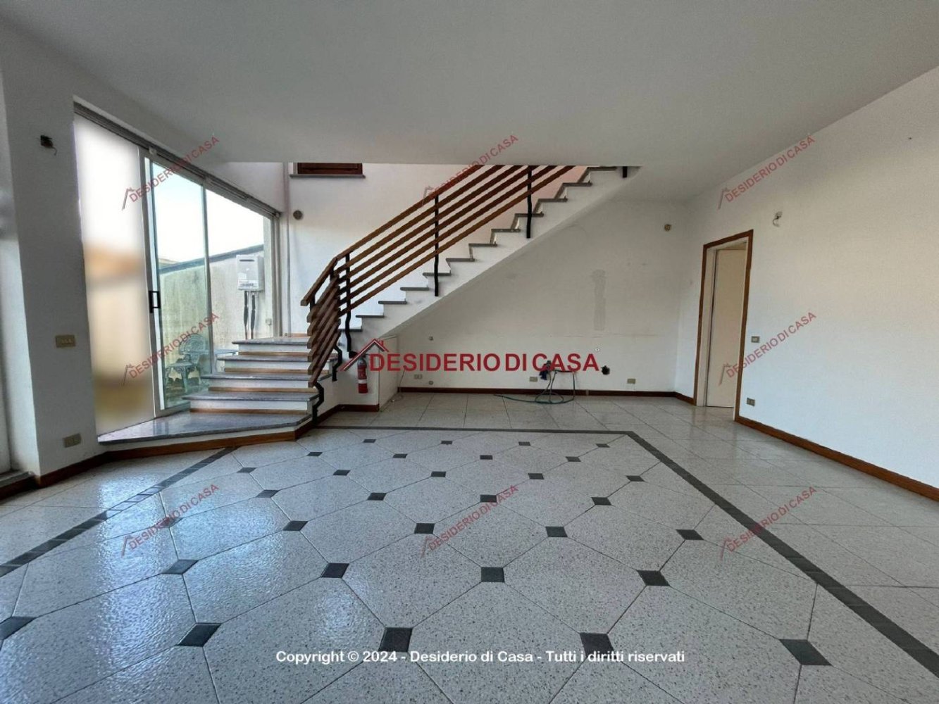 Apartamento de 3 dormitorios en Ispra, Italy No. 218885