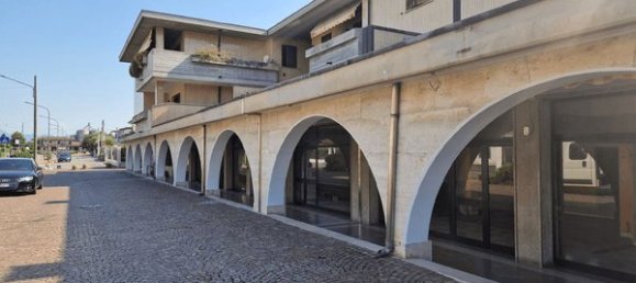  مكتب في Castrezzato, Italy 70متر مربع رقم 182866 12