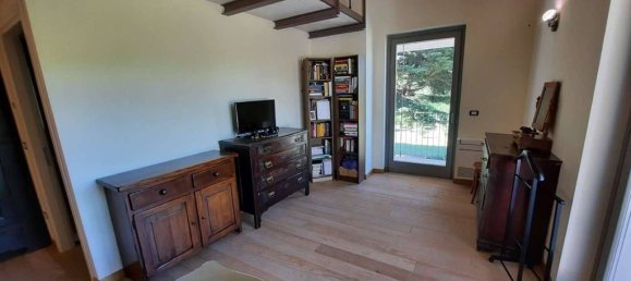 4 Schlafzimmer Haus in Corneliano d'Alba, Italy, Nr. 49736 5