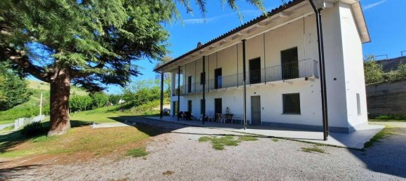 4 Schlafzimmer Haus in Corneliano d'Alba, Italy, Nr. 49736 19