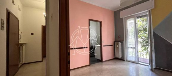 3 bedrooms Apartment in Parma, Italy No. 374243 2