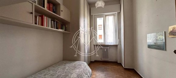 3 bedrooms Apartment in Parma, Italy No. 374243 8