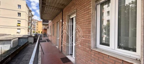 3 bedrooms Apartment in Parma, Italy No. 374243 3