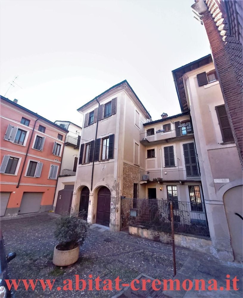 Apartamento de 3 divisões em Cremona, Italy N.º 124334