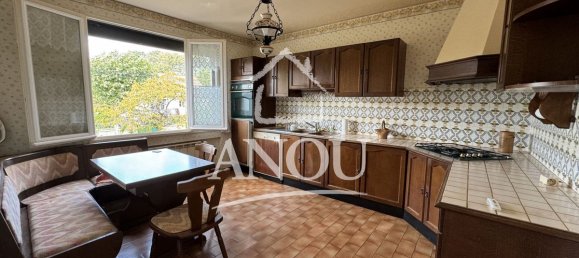 Castillos de 4 dormitorios en Brou, France No. 88707 8