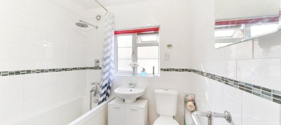 3 bedrooms Apartment in Surbiton, United Kingdom No. 9966 9