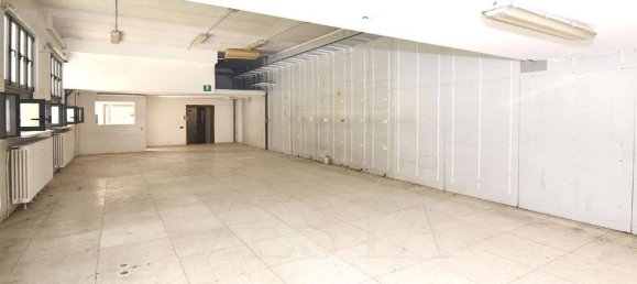 5 bedrooms Apartment in Milan, Italy No. 379399 4