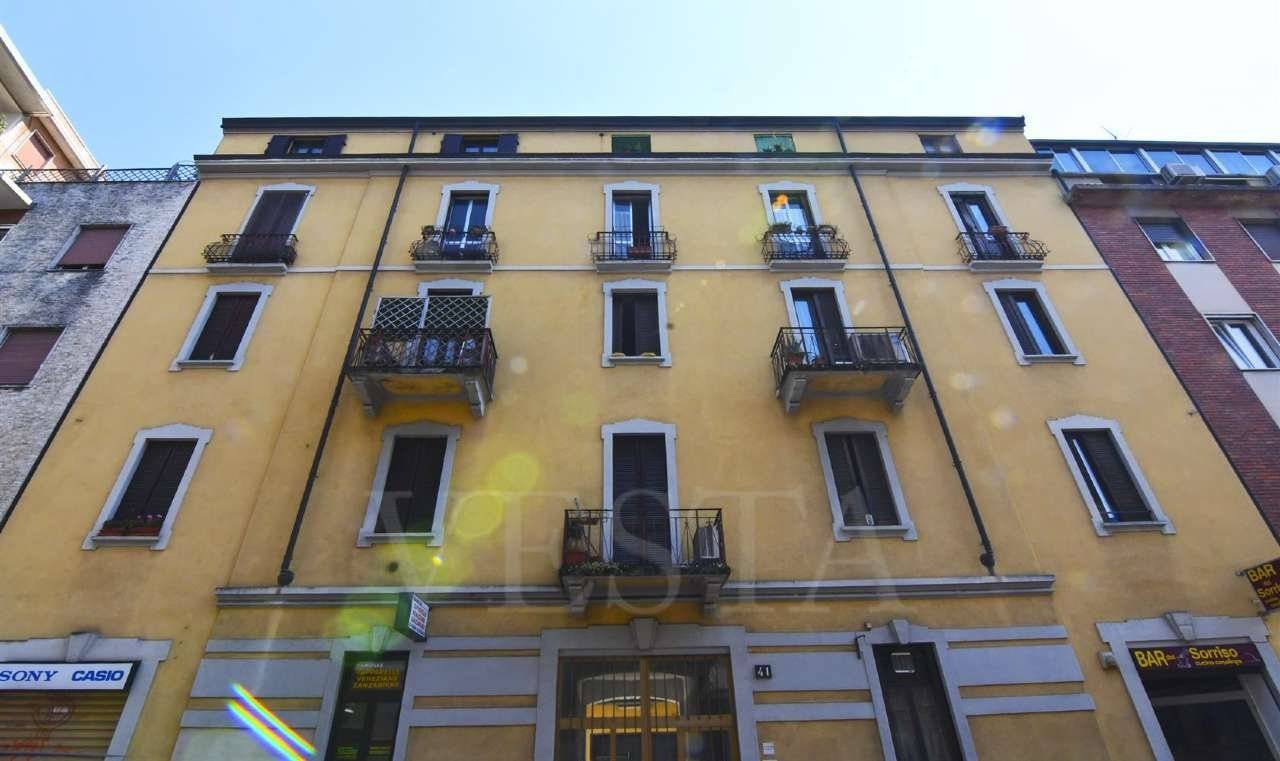 5 bedrooms Apartment in Milan, Italy No. 379399