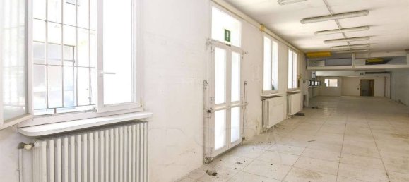 5 bedrooms Apartment in Milan, Italy No. 379399 3