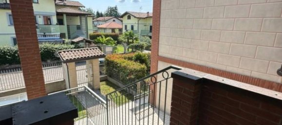 Ático de 2 dormitorios en Sumirago, Italy No. 299769 4