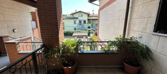 Ático de 2 dormitorios en Sumirago, Italy No. 299769 6