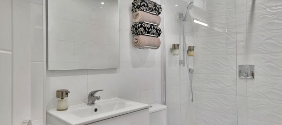 2 bedrooms Apartment in Benahavis, Spain No. 180446 8