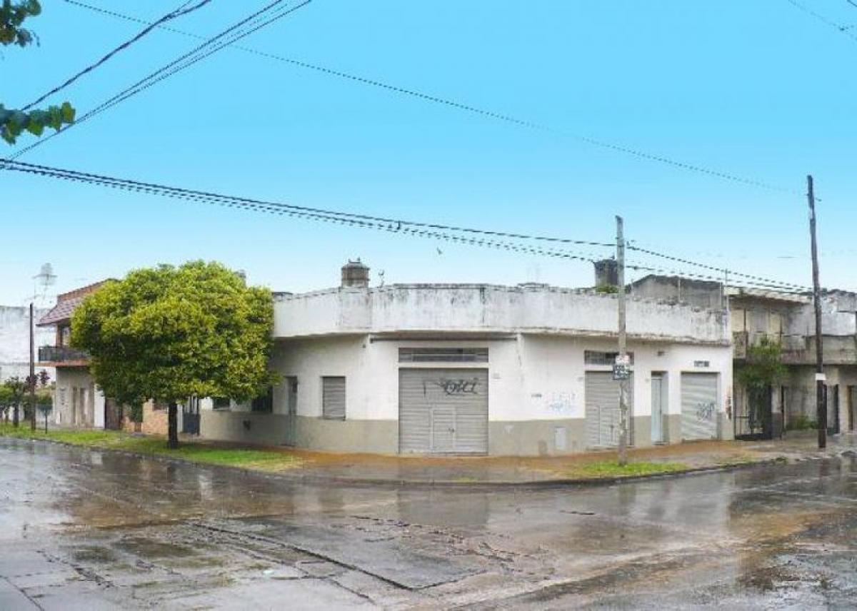 2 bedrooms House in Tres de Febrero, Argentina No. 19119