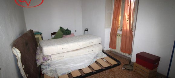 3 rooms Apartment in Montevarchi, Italy No. 235100 6