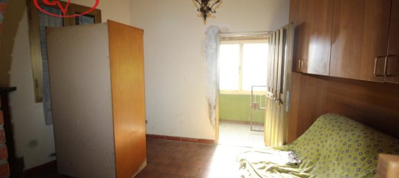 3 rooms Apartment in Montevarchi, Italy No. 235100 3