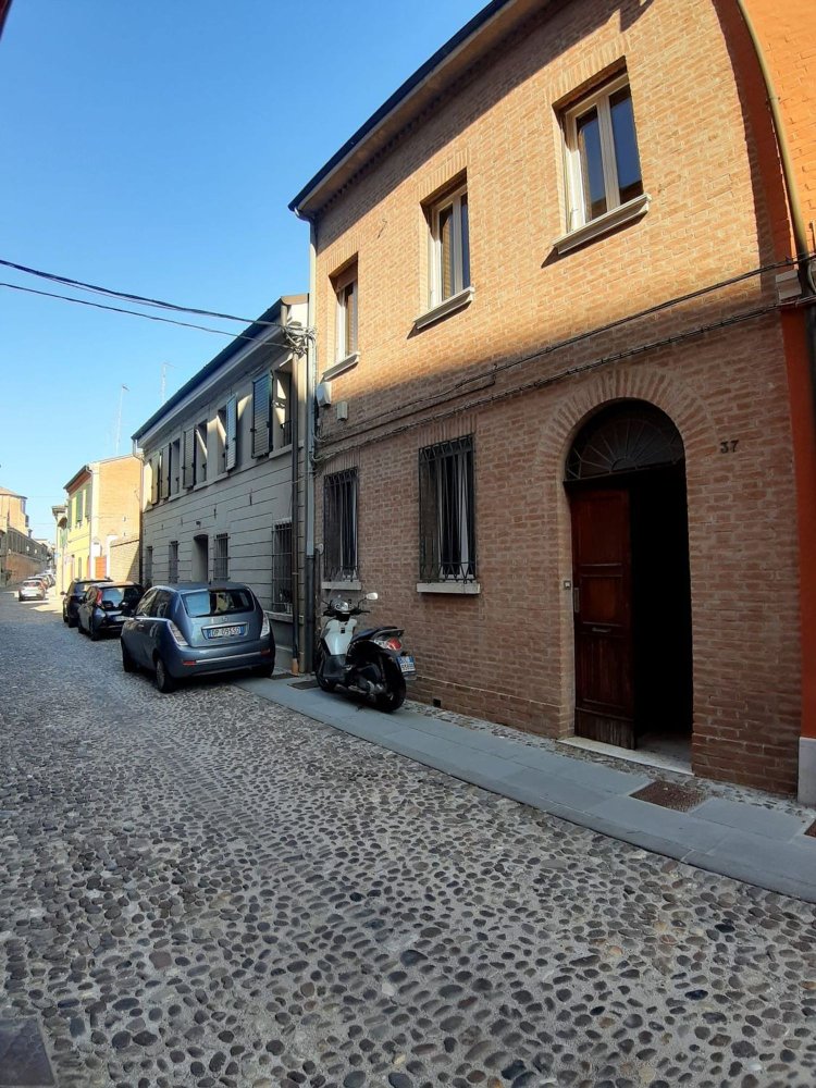 Casa de 5 dormitorios en Ferrara, Italy No. 344849