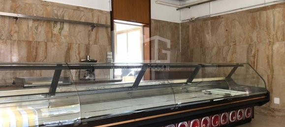 Propiedad comercial de 5 habitaciónes en Brandico, Italy No. 116601 5