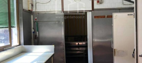 Propiedad comercial de 5 habitaciónes en Brandico, Italy No. 116601 20