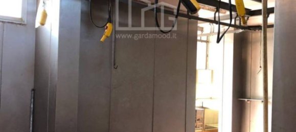 Propiedad comercial de 5 habitaciónes en Brandico, Italy No. 116601 19