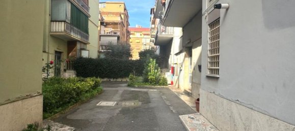 3 rooms Apartment in Rome, Italy No. 24637 4