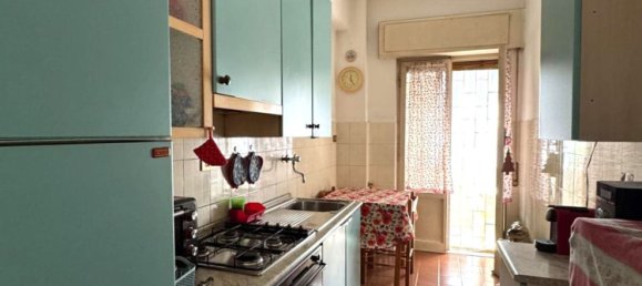 3 rooms Apartment in Rome, Italy No. 24637 24