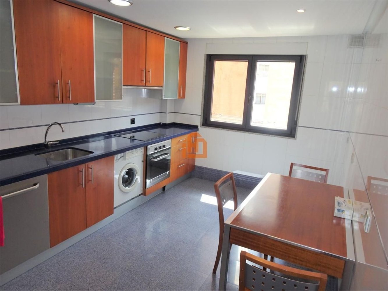 3 bedrooms Duplex in Leon, Spain No. 112766