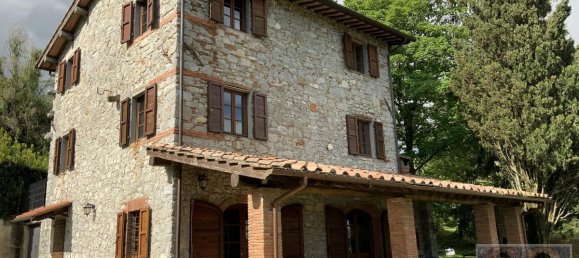 4 Schlafzimmer Haus in Pescaglia, Italy, Nr. 301 3