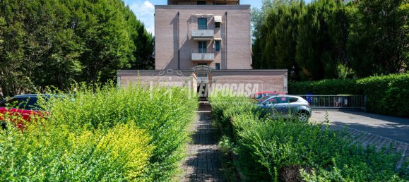 3 rooms Apartment in Reggio Emilia, Italy No. 266227 6