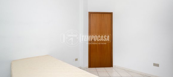 3 rooms Apartment in Reggio Emilia, Italy No. 266227 9
