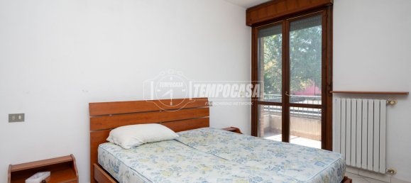 3 rooms Apartment in Reggio Emilia, Italy No. 266227 2