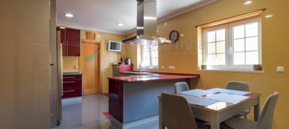 3 bedrooms House in Colares, Portugal No. 49613 11