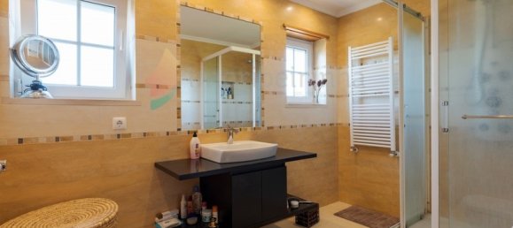 3 bedrooms House in Colares, Portugal No. 49613 22