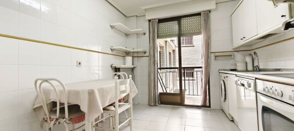 Квартира с 3 спальнями в Логроньо, Испания № 150050 5