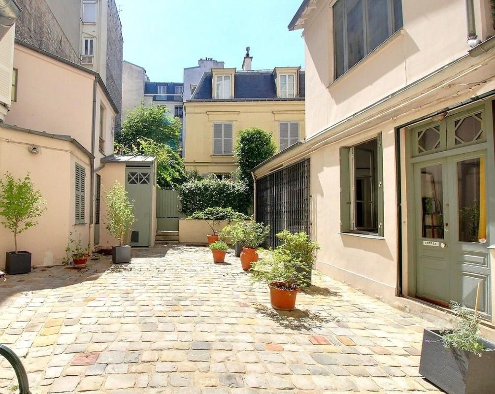 Apartamento de 3 dormitorios en Paris, France No. 151348