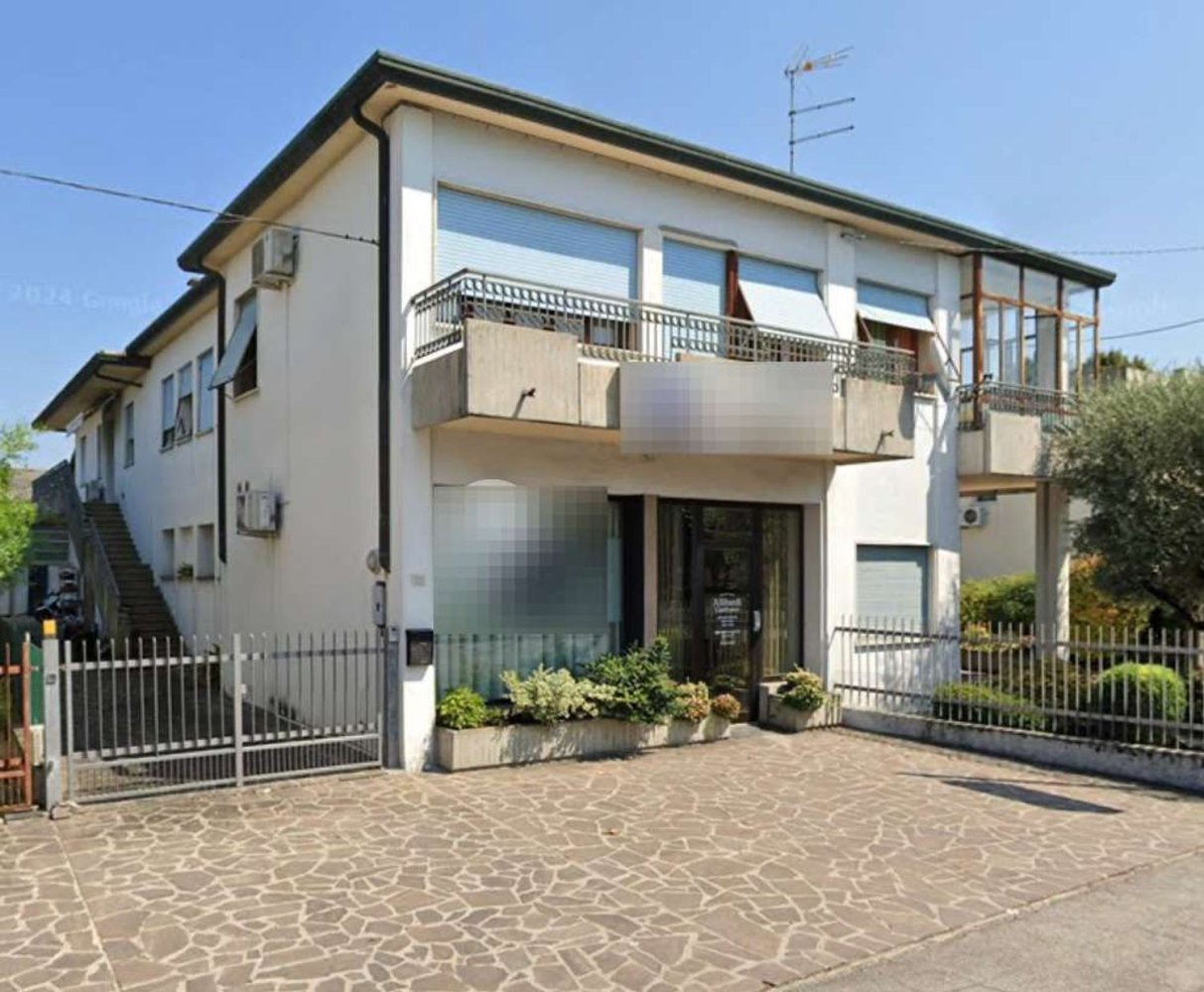 Propriété commerciale à Noventa Padovana, Italy 808m² No. 303424