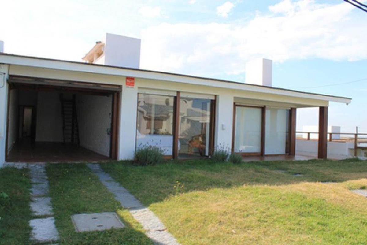 2 bedrooms House in Maldonado, Uruguay No. 296