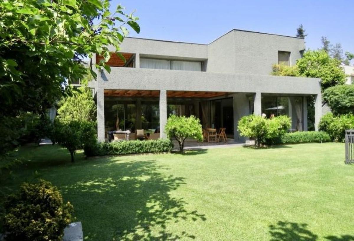 4 bedrooms House in Santiago, Chile No. 4726
