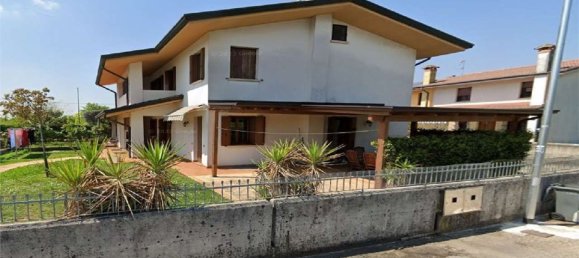 8 rooms House in Trevignano, Italy No. 60085 8