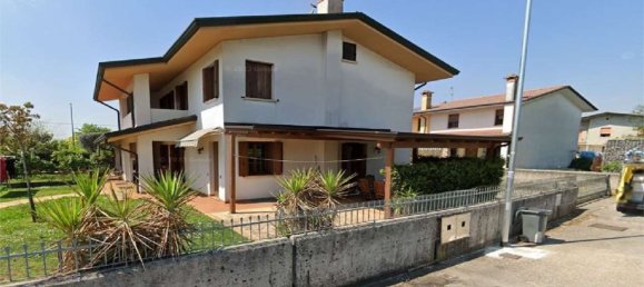 8 rooms House in Trevignano, Italy No. 60085 11