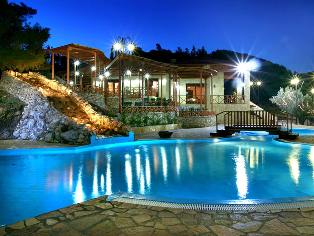 1 chambre villa à vendre à Loutraki, Loutraki-Perachora-Agioi Theodoroi, Corinthia, Peloponnese, Peloponnese, Western Greece and the Ionian, Greece № 7660